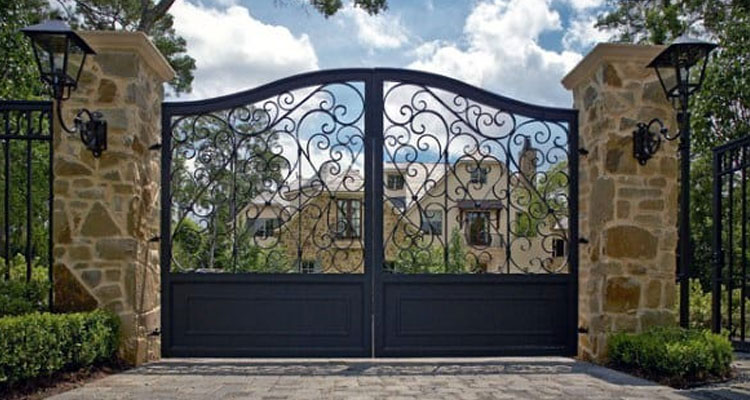 Sliding Driveway Gate Installation Toluca Lake